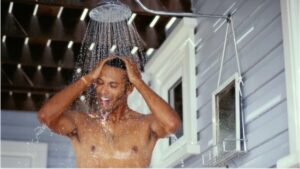 किस समय नहाना शरीर के लिए ज्यादा फायदेमंद है?