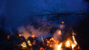 जीवन में किसी का अहित नहीं सोचना चाहिए।