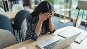 समस्या आने पे डरे नहीं बल्कि उसका समाधान ढूंडने का प्रयास कीजिये।  